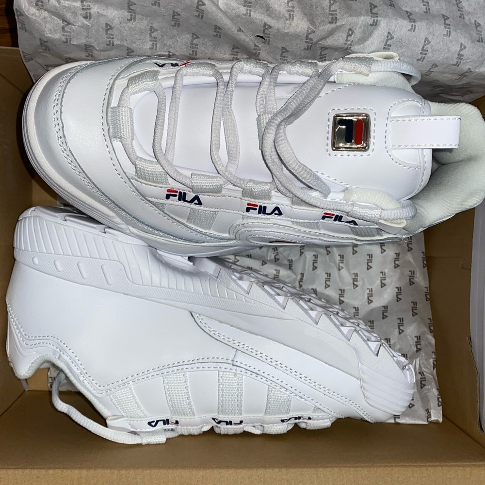 Women’s Fila D-Formation White Sneaker size 9 - Picture 4 of 7
